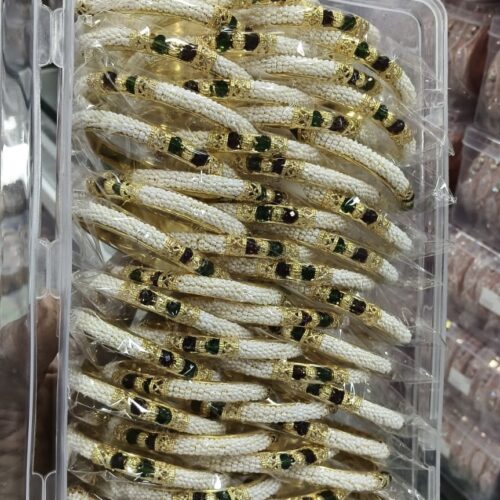 White pearl 4 pc bangles set Size 2.4