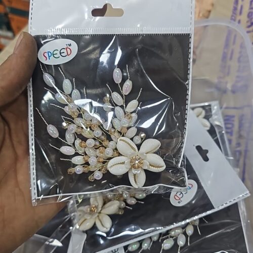 Pearl shell hair broach😍