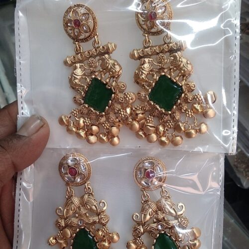 Heavy heritage earing😍